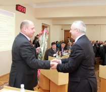 Министр регионального развития и жилищно-коммунального хозяйства АРК Виталий Кижаев поздравляет работников ЖКХ с их профессиональным праздником