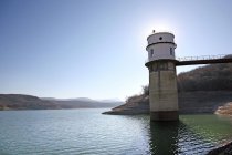 Резервуар объемом 5 тыс. кубометров построен по заказу Министерства регионального развития и ЖКХ Крыма. На объекте смонтирован и врезан в существующую сеть водопровод, смонтированы водопроводные камеры и канализационные колодцы, выполнена гидроиз