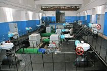 В рамках проекта модернизации систем водоснабжения и водоотведения проведена реконструкция насосных станций «Петровские скалы», «Русская» и «Ключевая». Ввод в эксплуатацию этих объектов позволит обеспечить водой порядка 60 тыс. симферопольцев