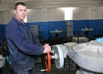 В рамках проекта модернизации систем водоснабжения и водоотведения проведена реконструкция насосных станций «Петровские скалы», «Русская» и «Ключевая». Ввод в эксплуатацию этих объектов позволит обеспечить водой порядка 60 тыс. симферопольцев