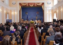 На рабочем совещании с Президентом Украины Анатолий Могилев сообщил, что Совет министров Крыма проводит системную работу по модернизации систем водоснабжения и водоотведения полуострова.